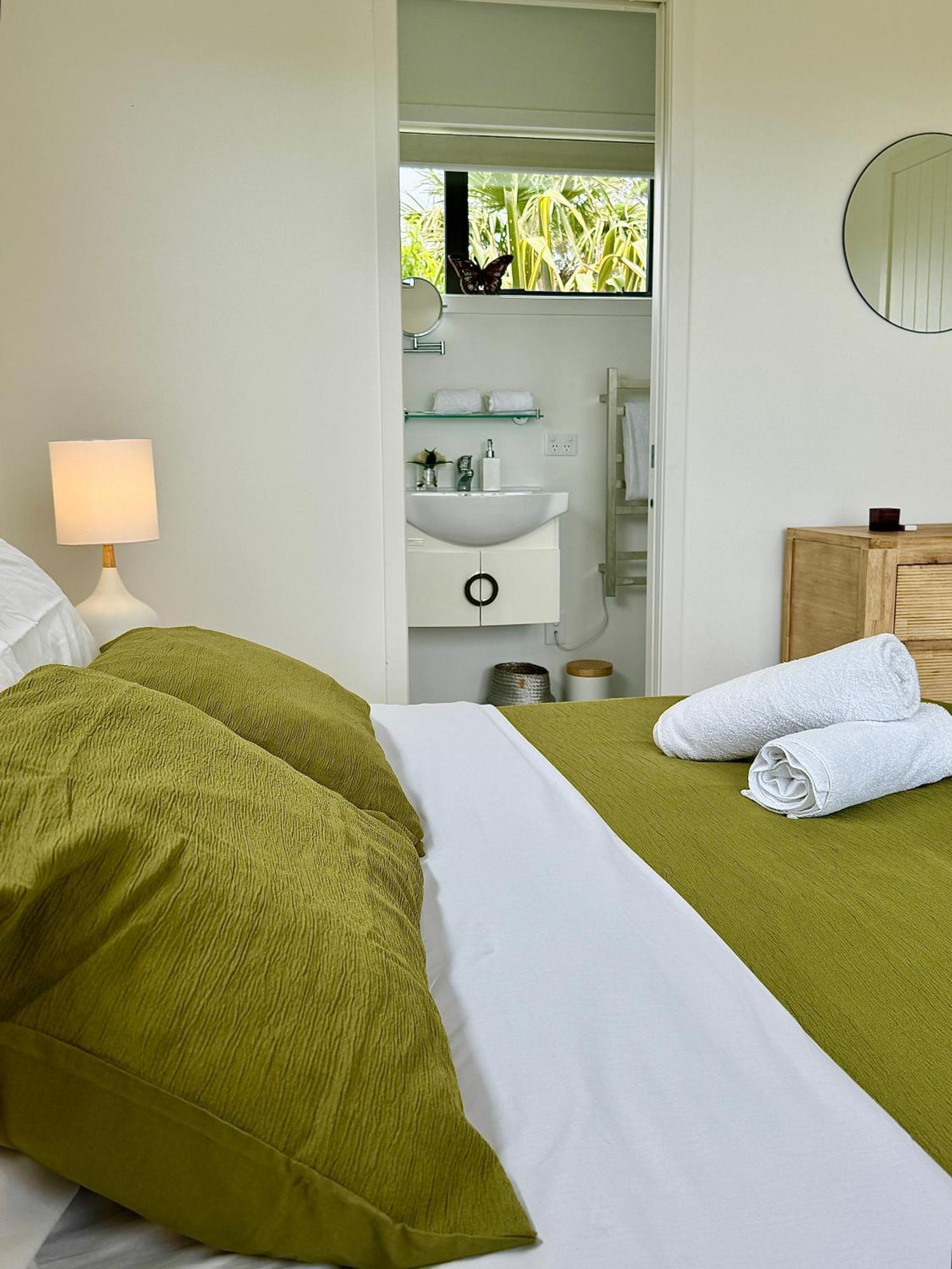 Room At Raglans Travellers Rest Coastal Retreat Exteriör bild